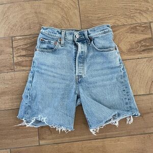 Levi’s Denim Cutoff ribcage straight Women Shorts size 25